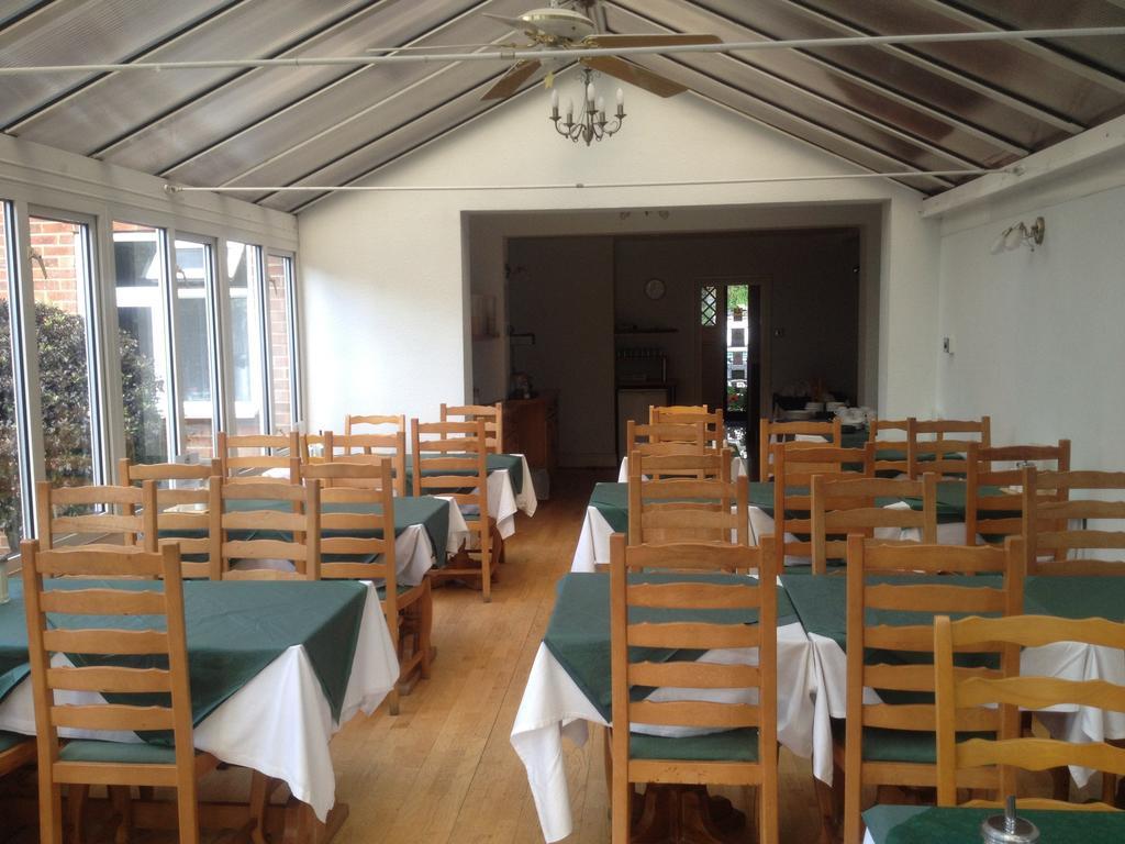Gainsborough Lodge Horley Restaurang bild