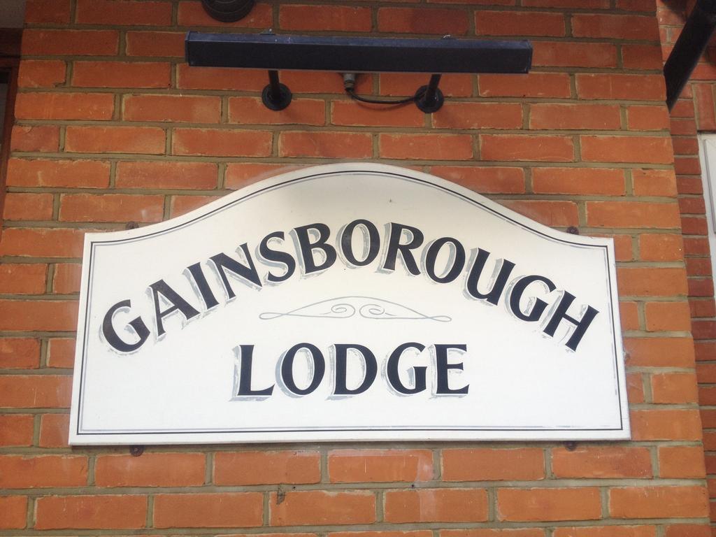 Gainsborough Lodge Horley Exteriör bild